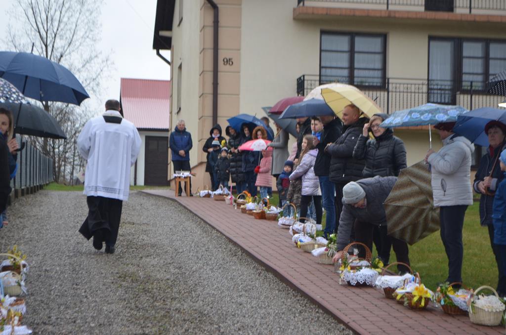 Wielka Sobota Adoracja Przy Bożym Grobie I Poświęcenie Pokarmów 16042022 — Parafia Wysoka 7772